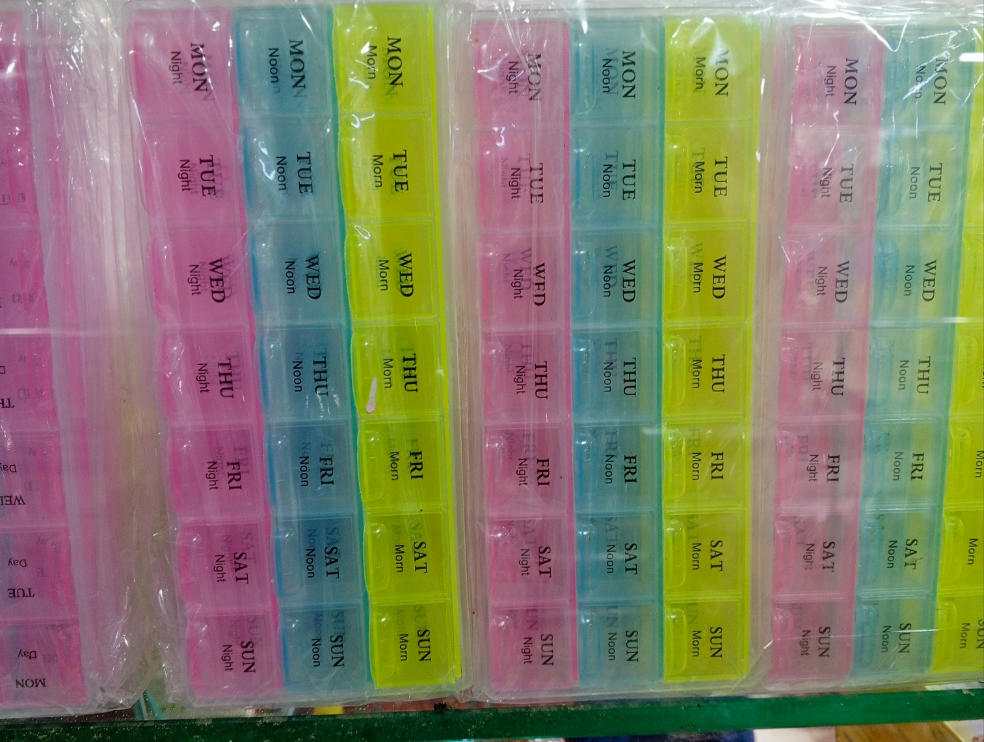 7 Days Weekly Pill Case Medicine Tablet Dispenser Carry Pill Box