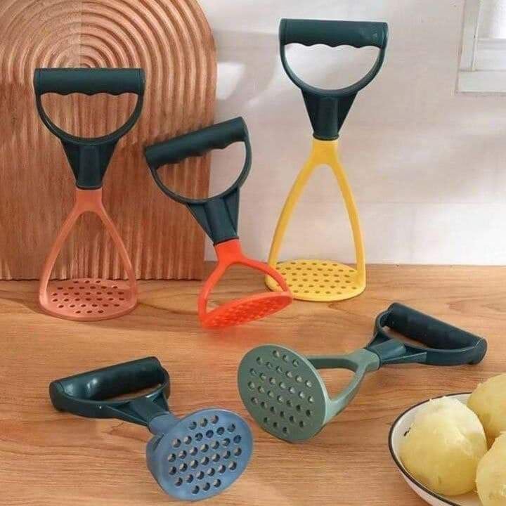 Potato Masher Plastic Manual Food Vegetable Complementary Kitchen Tools, Multicolor