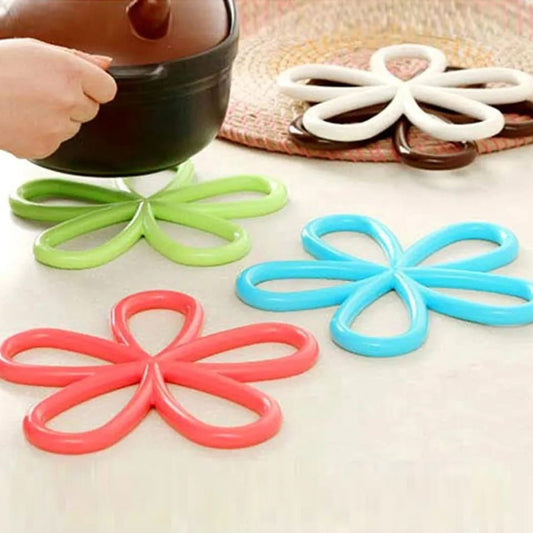 2 PCS Flower Shape PVC Heat Insulation Pad